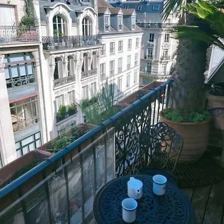 Centre Grand Duplex Avec Belle Terrasse Διαμέρισμα *