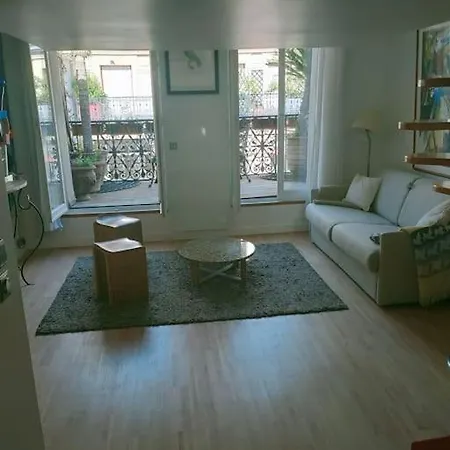 Centre Grand Duplex Avec Belle Terrasse Parigi
